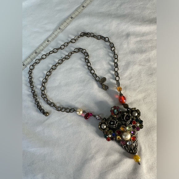 Funky feminine vibe meets sparkly rhinestone steampunk necklace - Picture 5 of 7